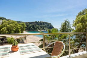 Potam'Sea Bliss 5 - Beach Front, Sun Beds & Parking